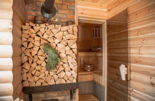 Die richtige Lage für Ihre Outdoor-Holzsauna auswählen.